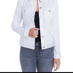 White Jean Jacket with Classic Collar and Fitted Silhouette
